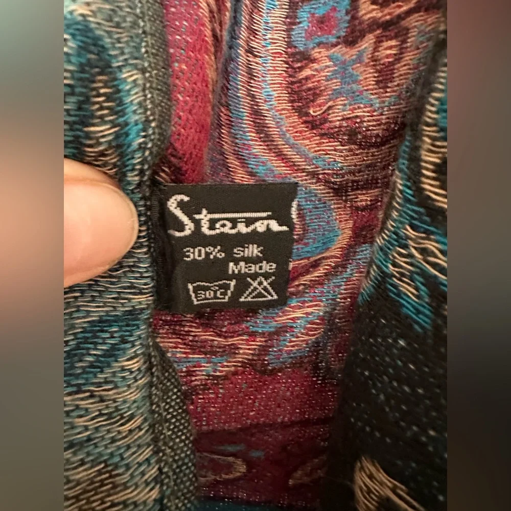 Stein Mart Women’s Oversized Floral Scarf/Shawl with Classic Tassel, Sz 27x73
